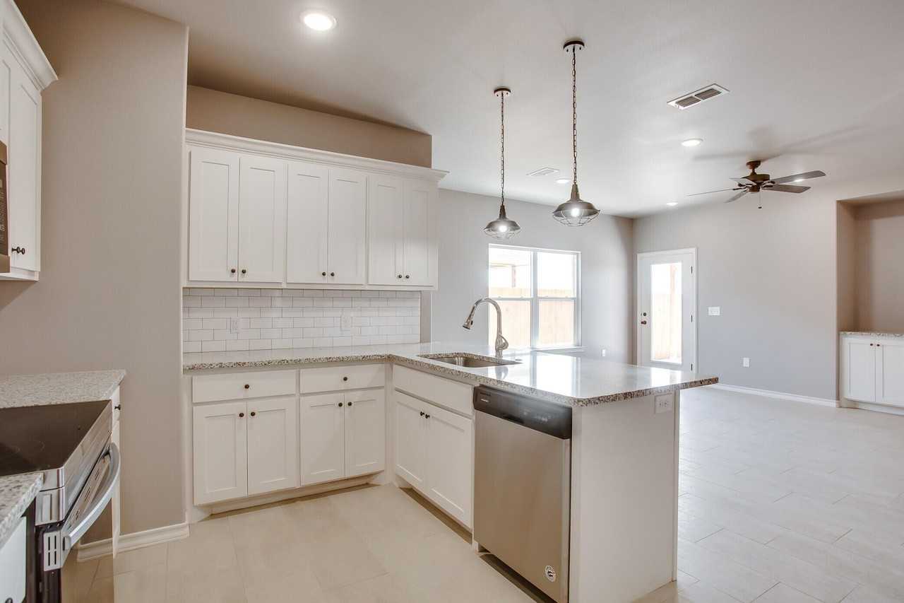 1505 Avenue O - Photo 7 of 18