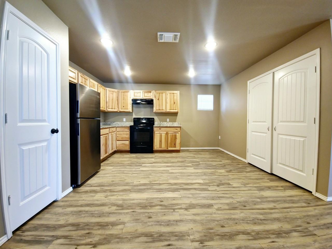 3613 E 3rd Pl - Photo 3 of 10