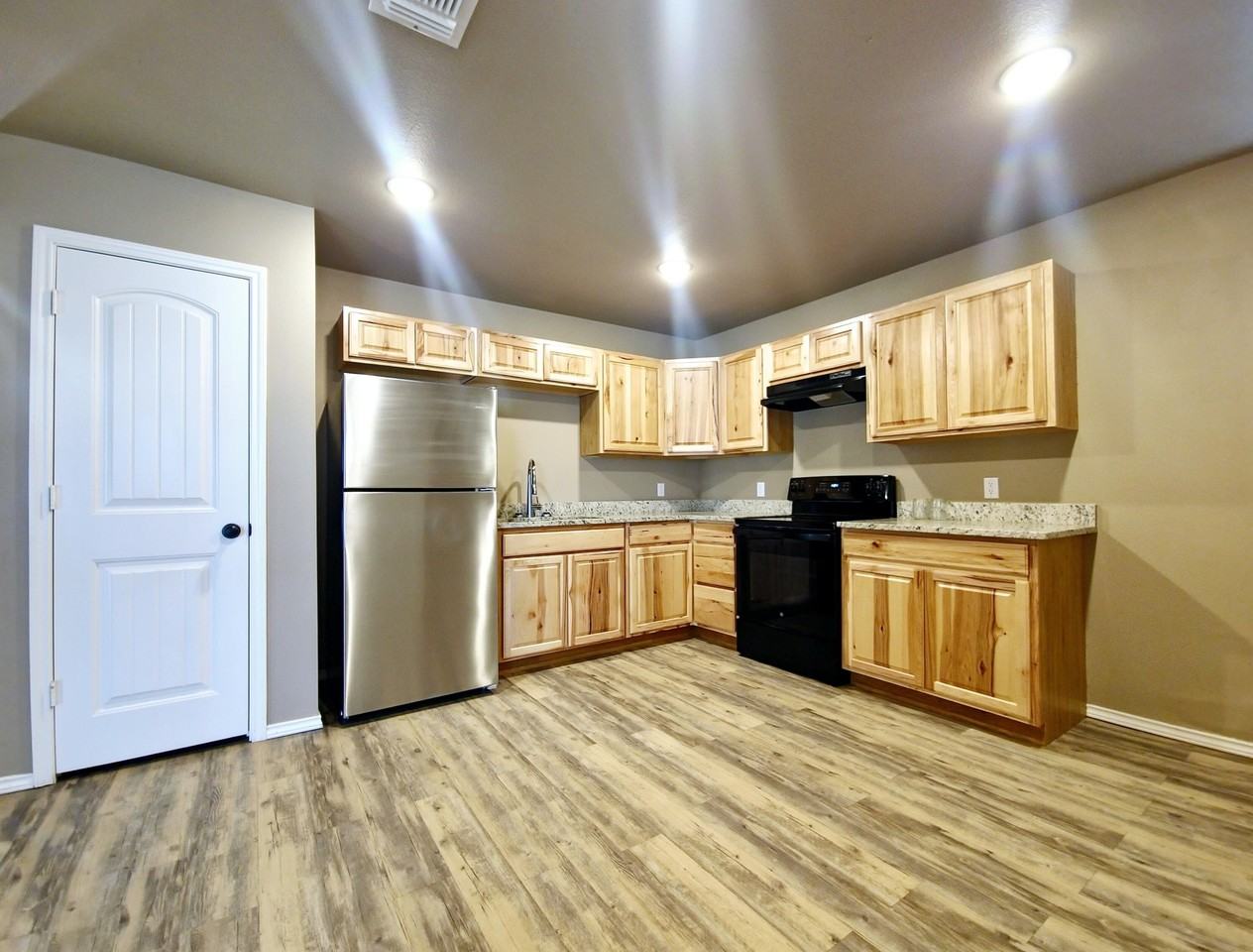 3613 E 3rd Pl - Photo 4 of 10
