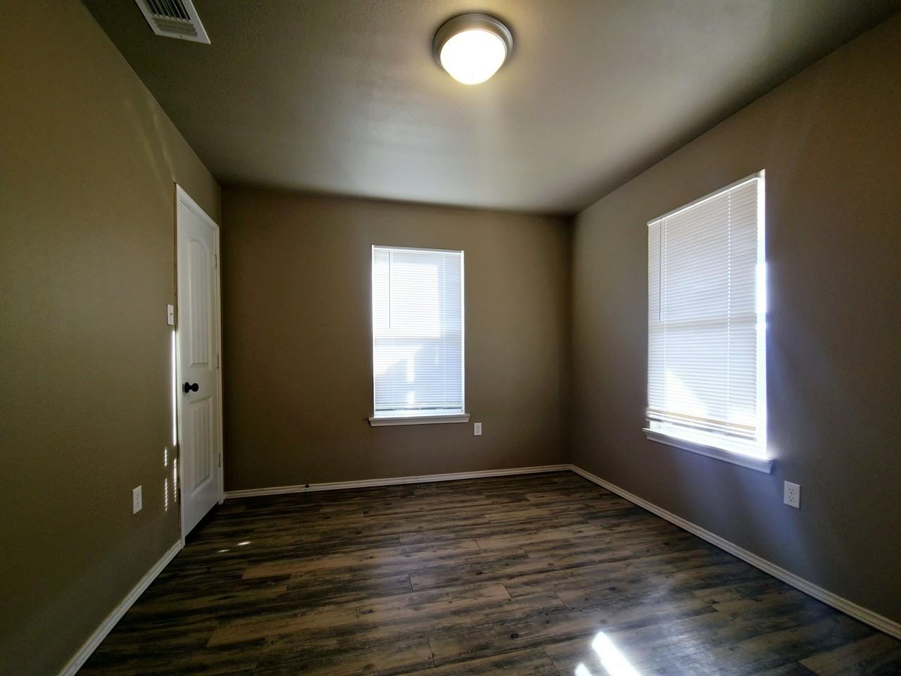 3613 E 3rd Pl - Photo 7 of 10