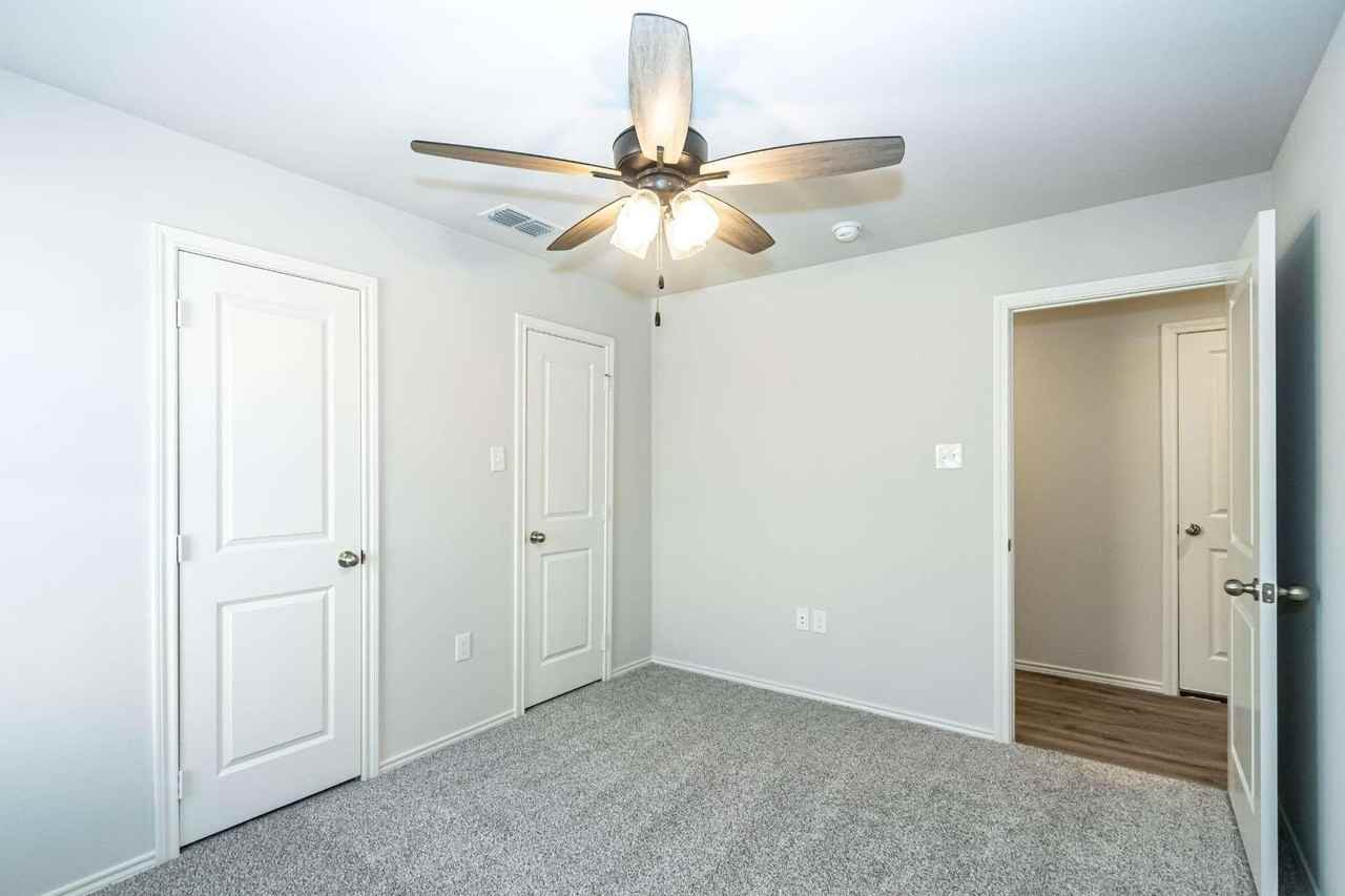 12007 Essex Ave #B - Photo 7 of 14