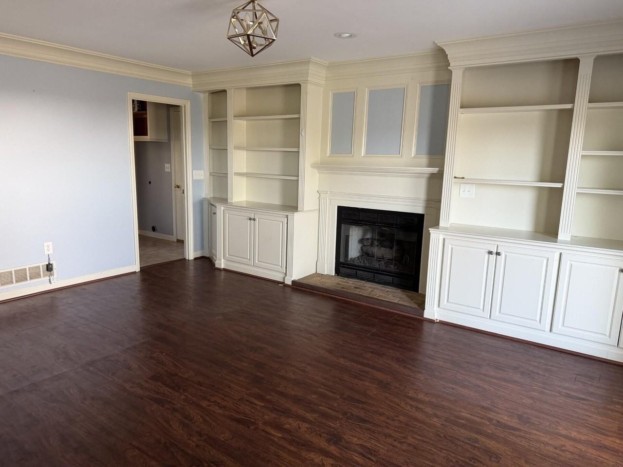 1117 Narrow Ln - Photo 2 of 21