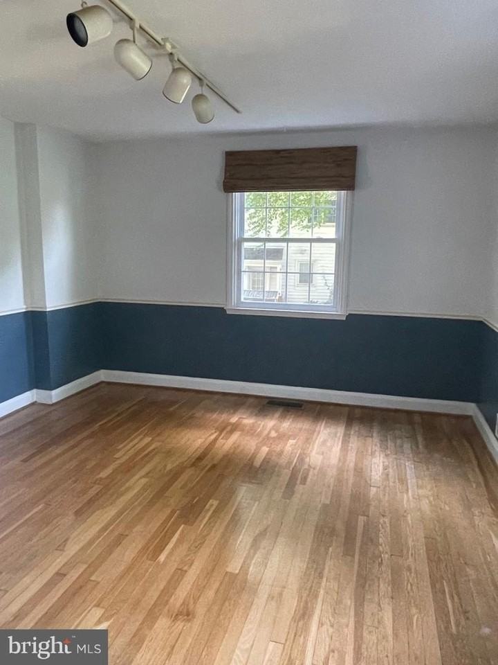 819 Fairway Dr - Photo 6 of 16