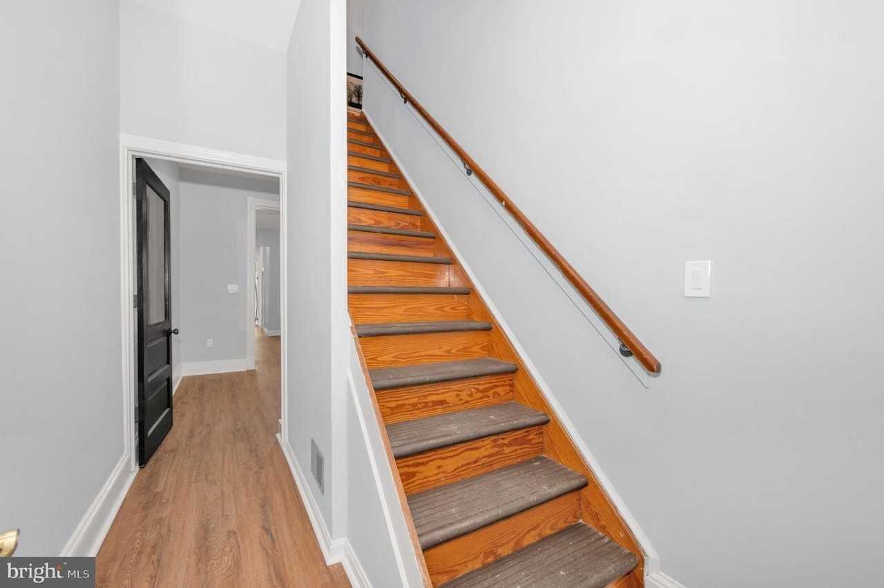 230 S Market St - Photo 6 of 24