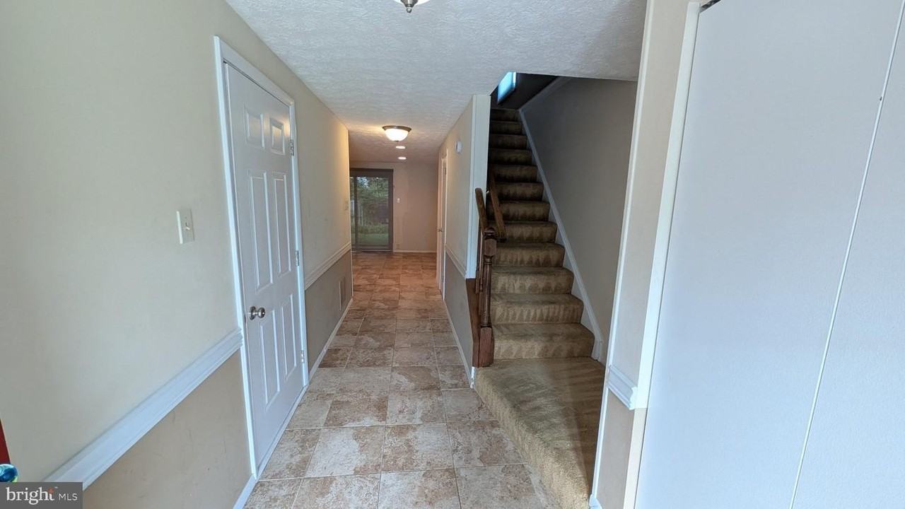 6400 Pound Apple Ct - Photo 5 of 35