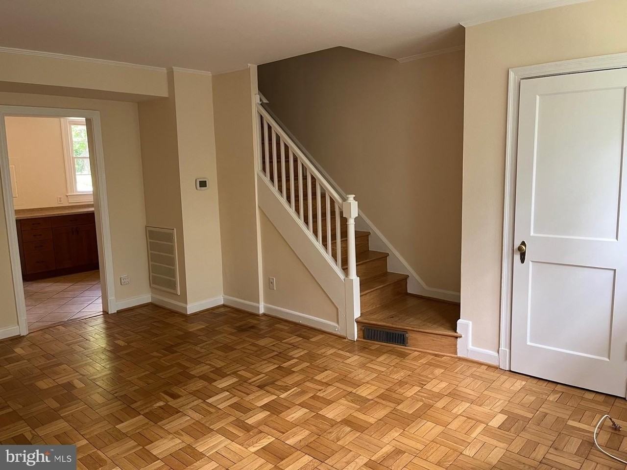 1415 S Barton St - Photo 3 of 26