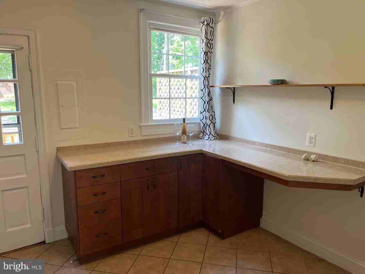1415 S Barton St - Photo 5 of 26
