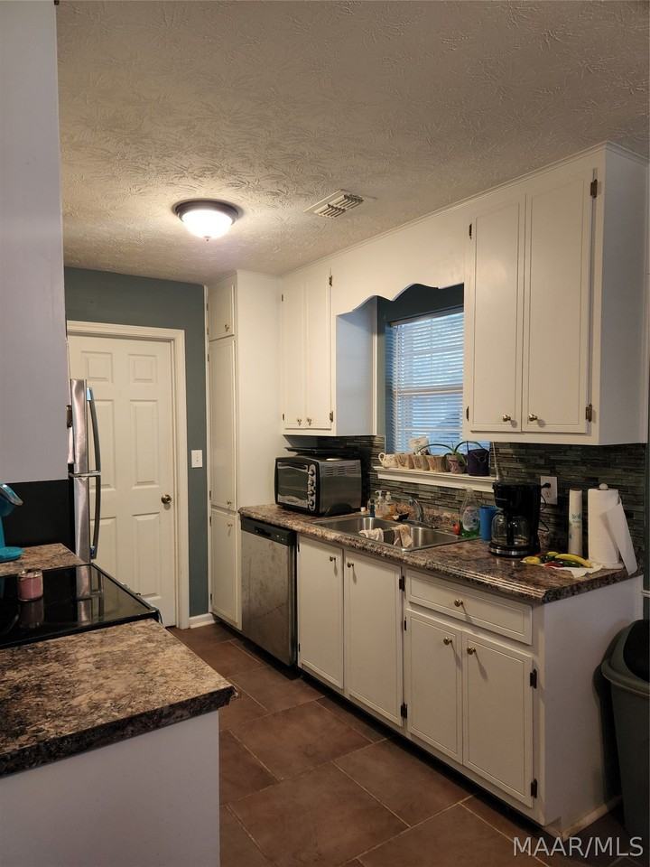 160 Laurel Hill Dr - Photo 4 of 12