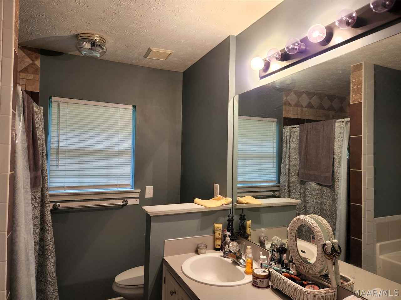 160 Laurel Hill Dr - Photo 7 of 12