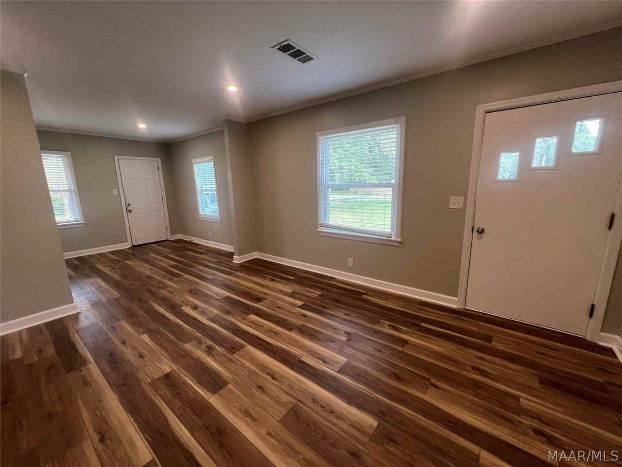 752 Washington Ferry Rd - Photo 5 of 16
