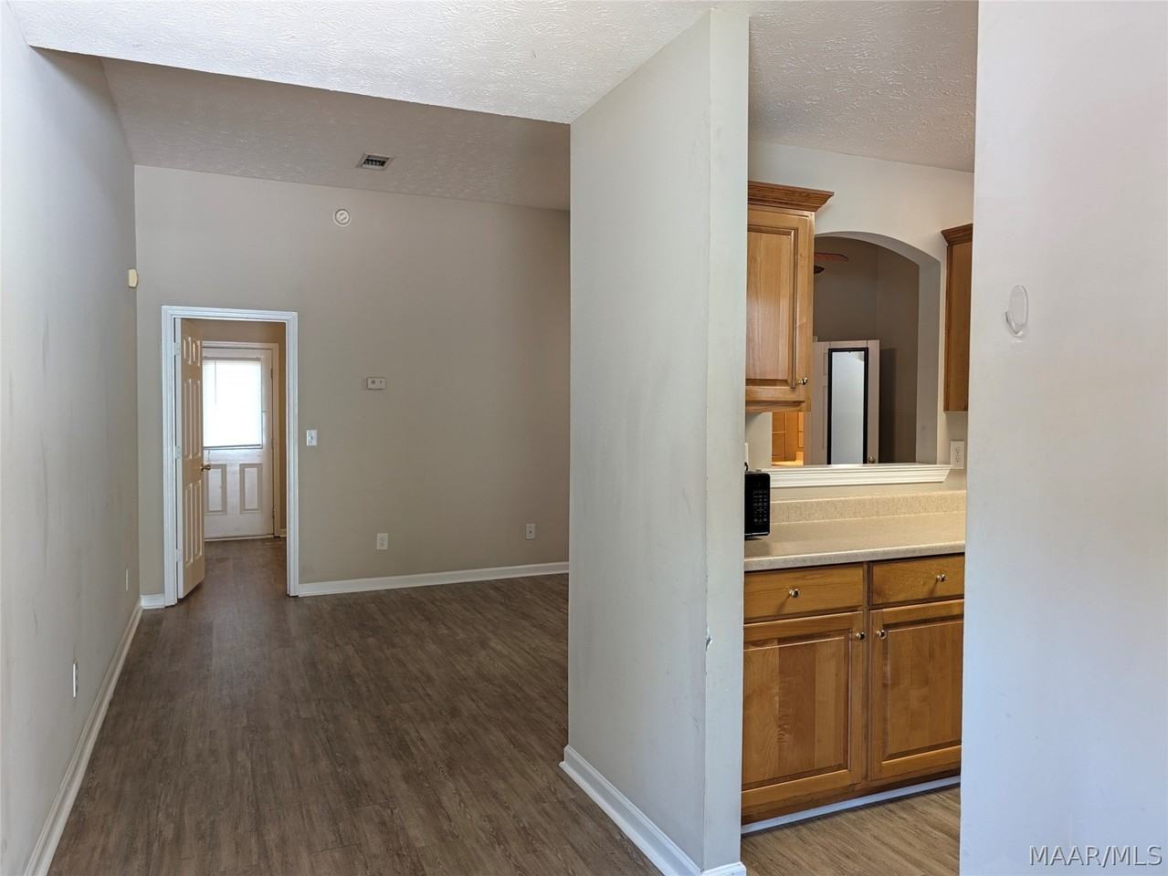 217 Pine St - Photo 2 of 19