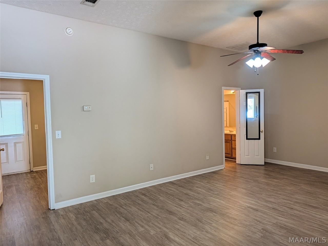 217 Pine St - Photo 3 of 19