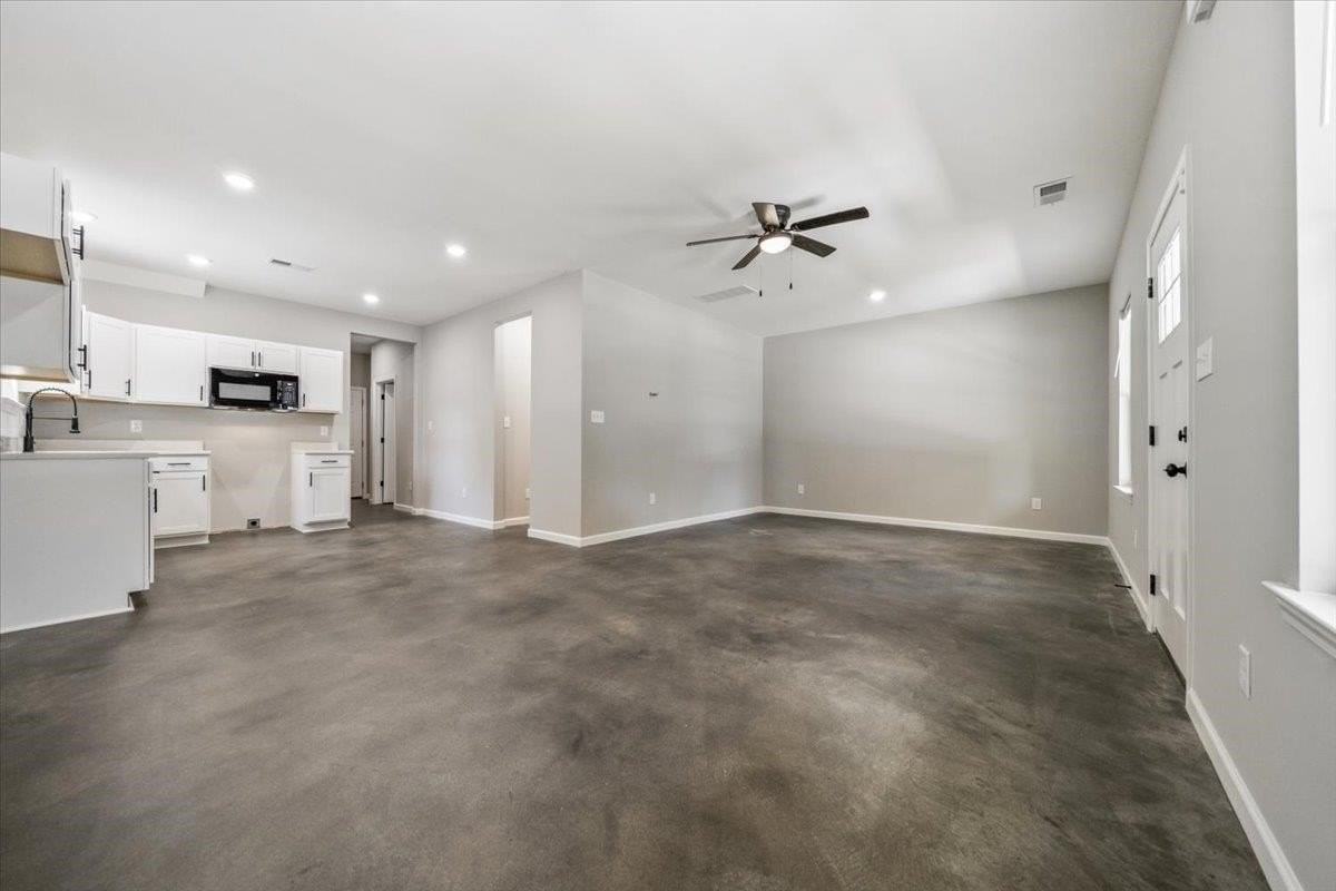 3146 Nathan Ave - Photo 7 of 33