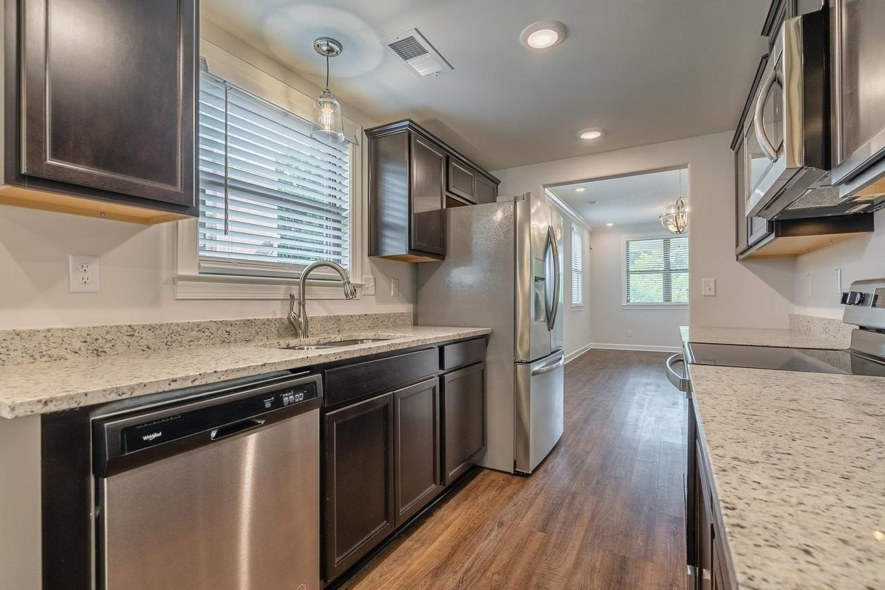 84 N Rembert St - Photo 3 of 16