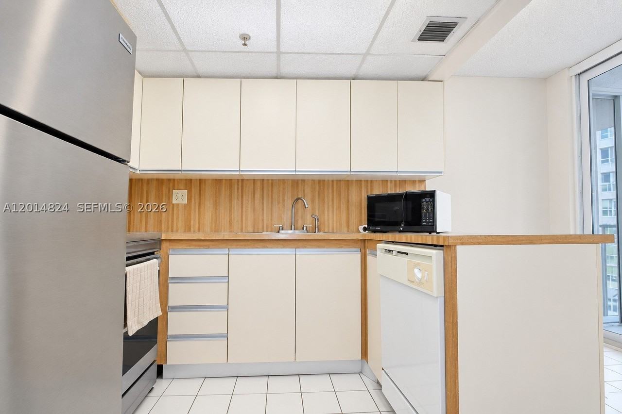 17890 W Dixie Hwy 519 Hwy #519 - Photo 7 of 38