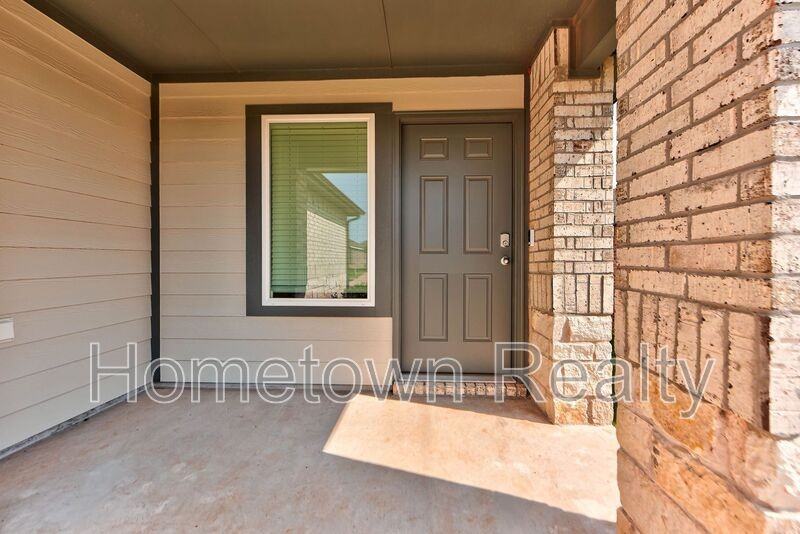 613 Ne 104th St - Photo 3 of 33