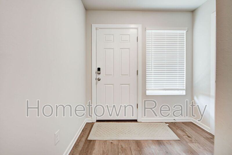 613 Ne 104th St - Photo 4 of 33