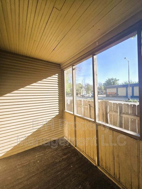1007 W Maple St #2 - Photo 2 of 14