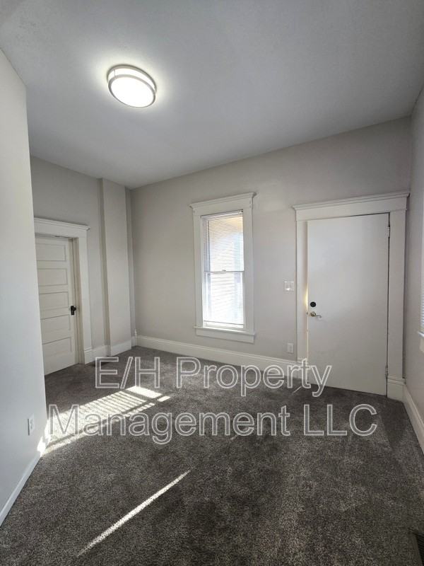 1007 W Maple St #2 - Photo 4 of 14