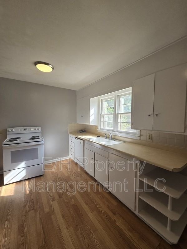 1128 S Quentin St - Photo 6 of 20