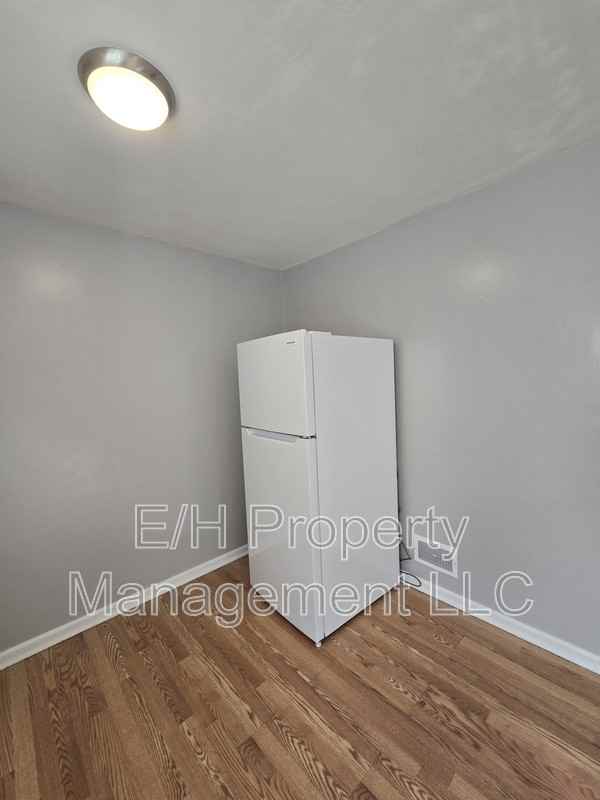 1128 S Quentin St - Photo 7 of 20