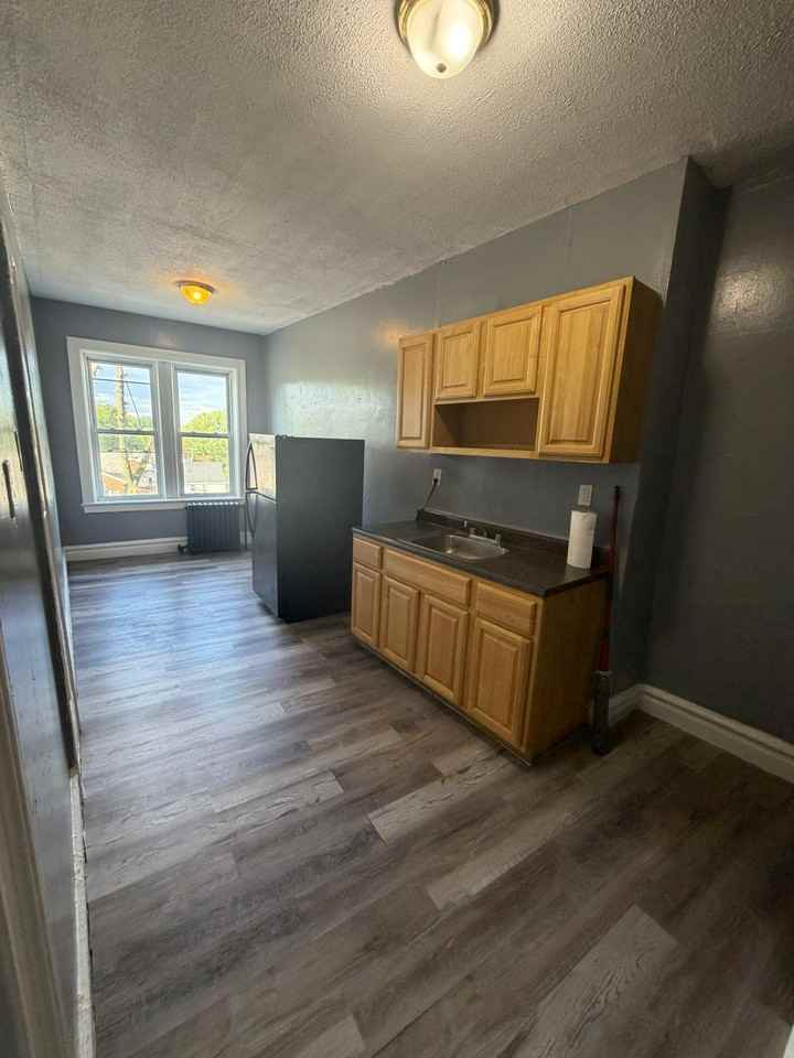 160 Grumman Avenue #505 - Photo 4 of 12
