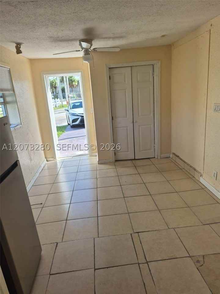 2300 Nw 15th Ct - Photo 3 of 8
