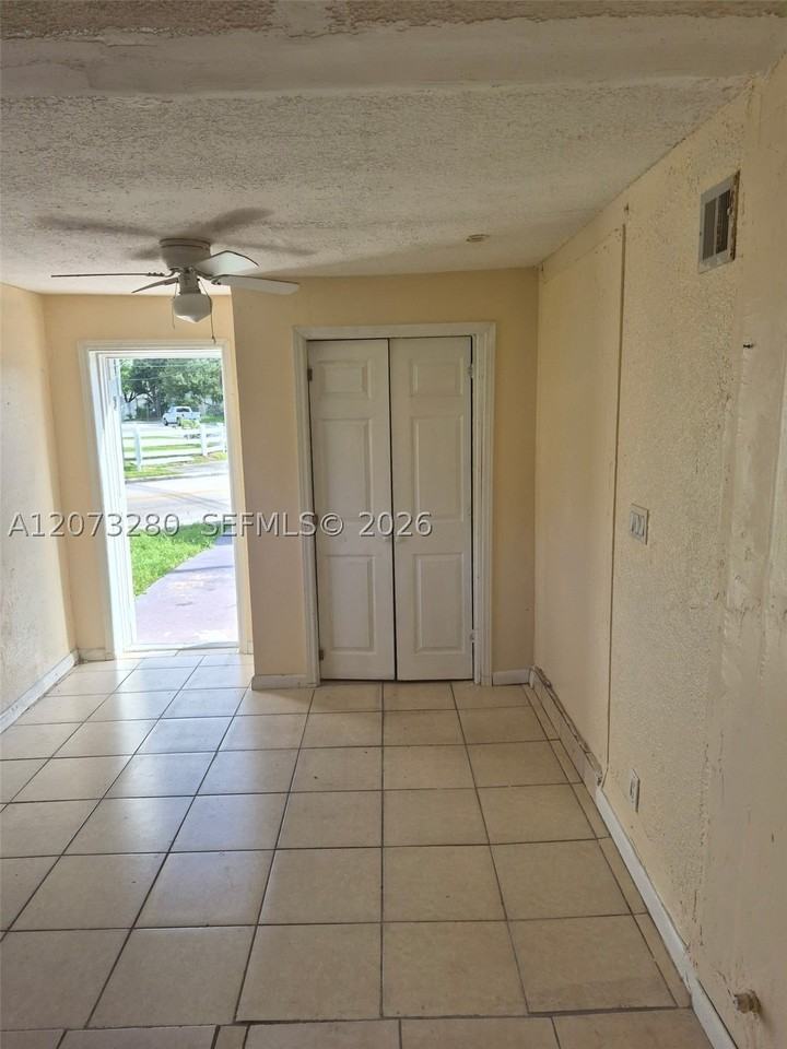 2300 Nw 15th Ct - Photo 7 of 8