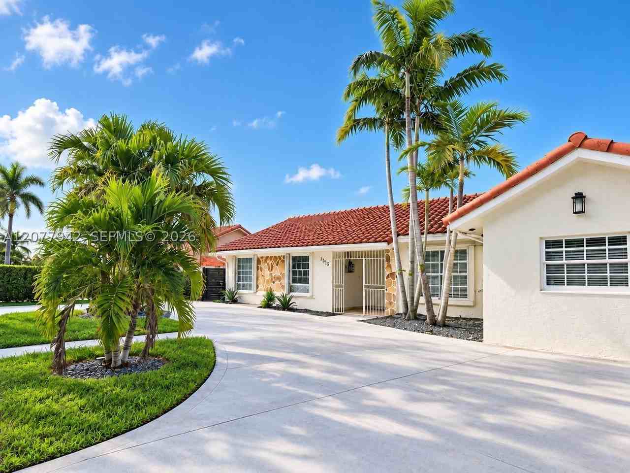 4235 Sw 143rd Ave - Photo 5 of 34
