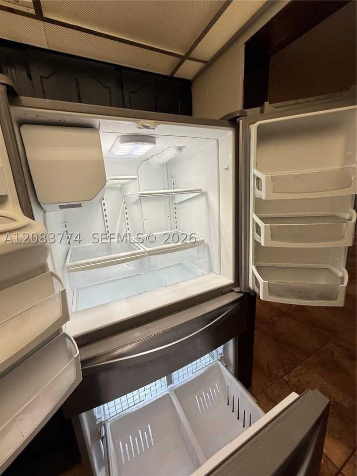 1809 Nw 58th Ave #18 - Photo 4 of 22