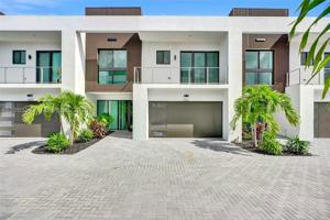 featured image of 4624 Sw 32nd Ave #A3