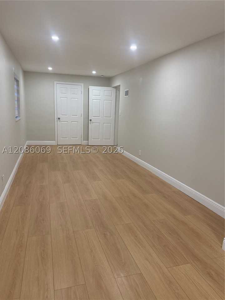 2733 Sw 46th Ct - Photo 7 of 10