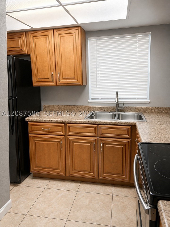 7830 Sw 10th St #A - Photo 3 of 21
