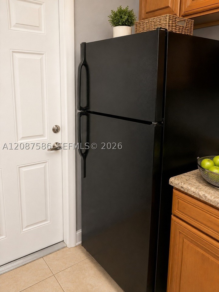 7830 Sw 10th St #A - Photo 4 of 21