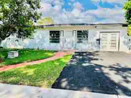 featured image of 18320 Ne 7th Ct