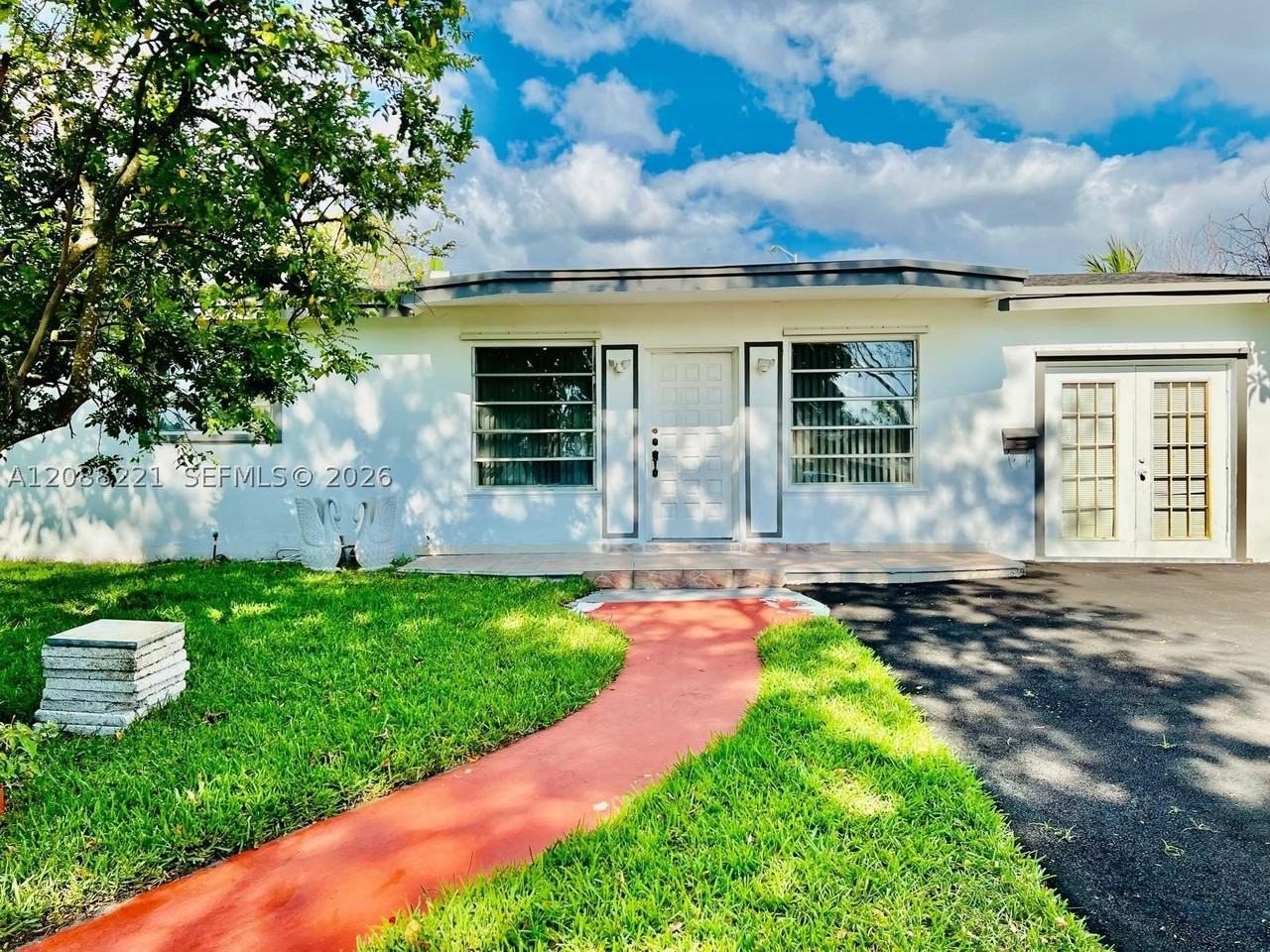 18320 Ne 7th Ct - Photo 4 of 50