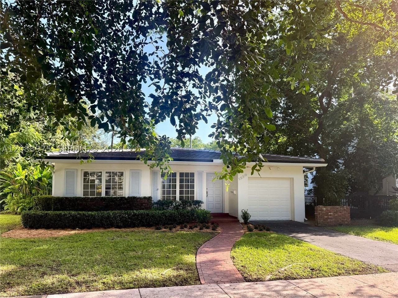 1530 Catalonia Ave - Photo 3 of 4