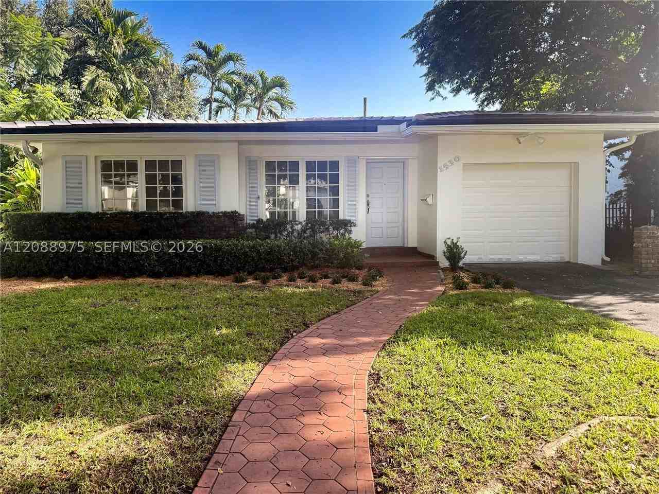 1530 Catalonia Ave - Photo 4 of 4