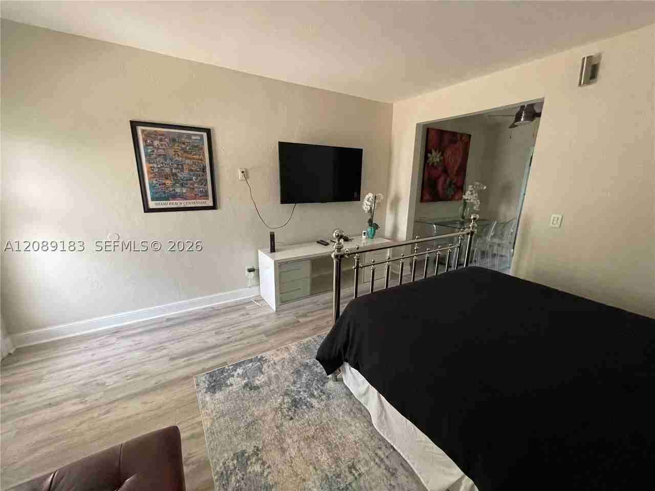 761 Euclid Ave #10 - Photo 4 of 15