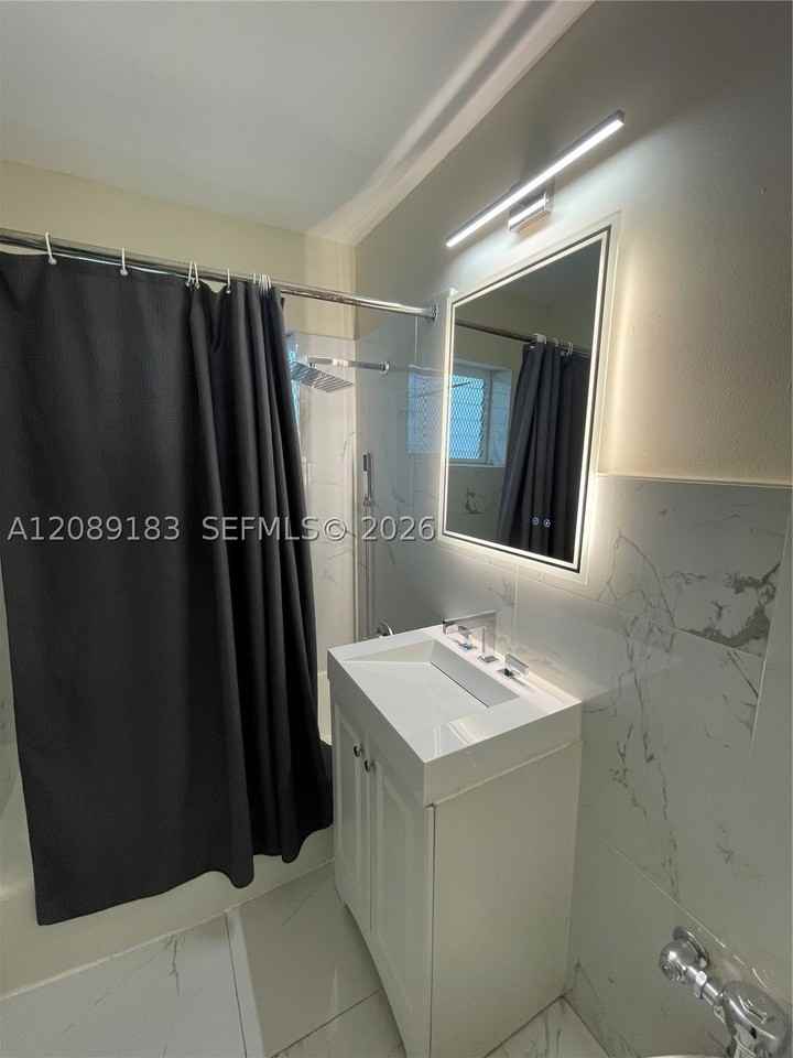 761 Euclid Ave #10 - Photo 6 of 15