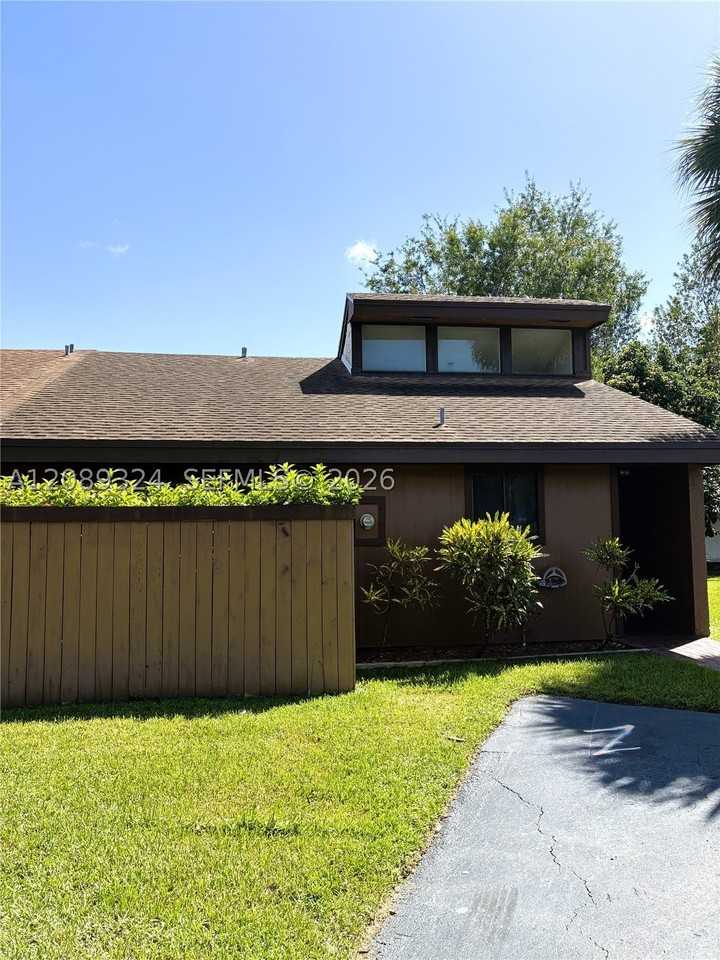 9324 Sw 132nd St - Photo 2 of 19