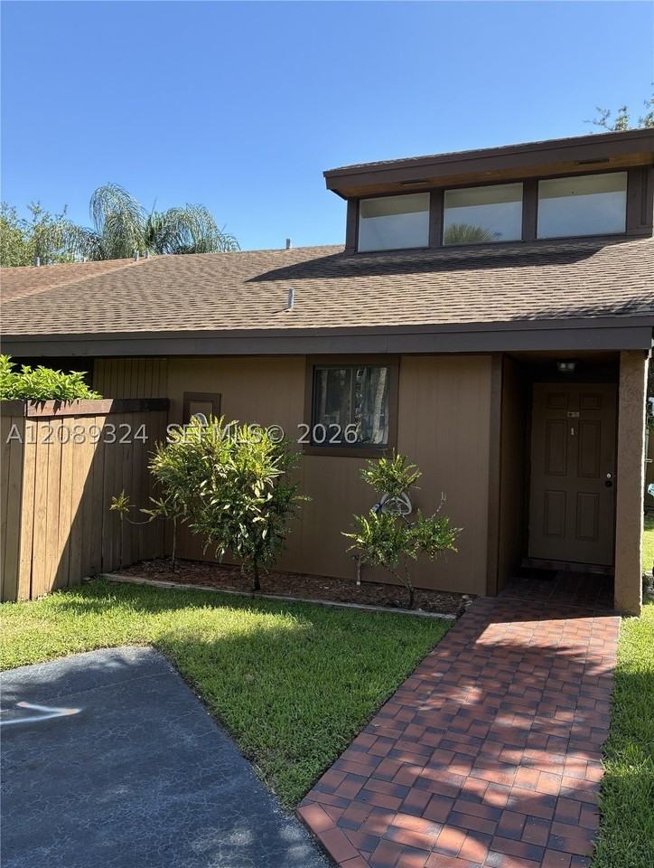 9324 Sw 132nd St - Photo 3 of 19