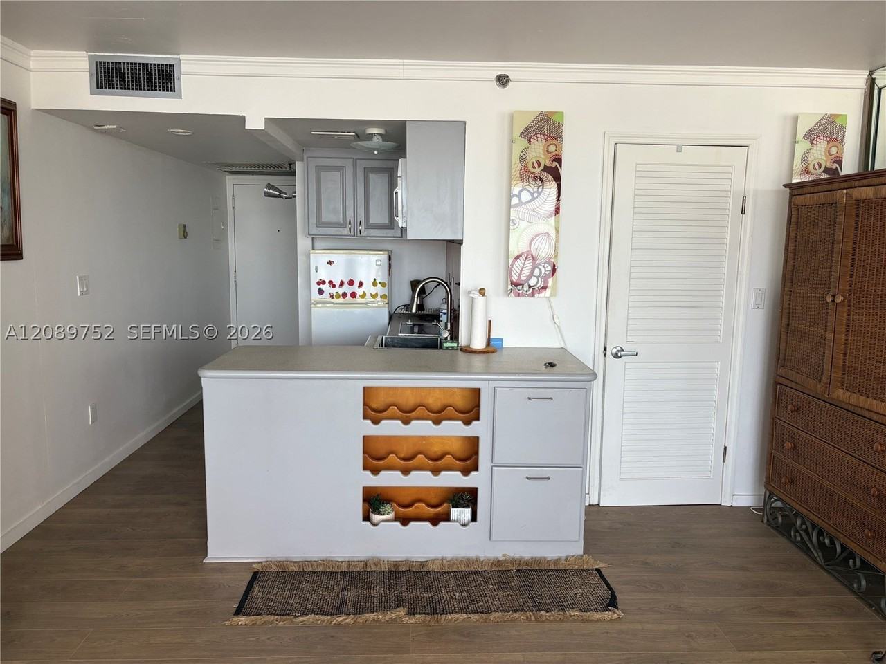 555 Ne 15th St #420 - Photo 6 of 17