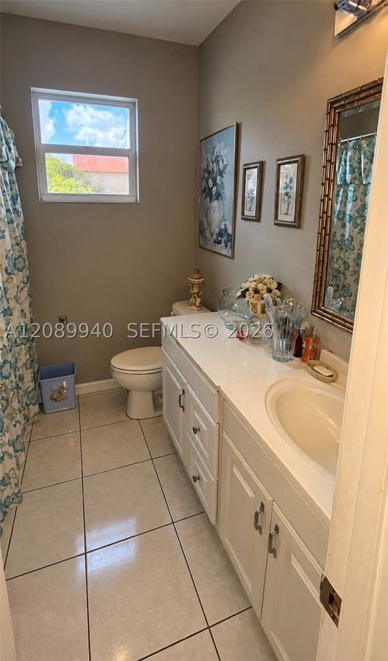 1780 Sw 6th St #5 - Photo 3 of 6