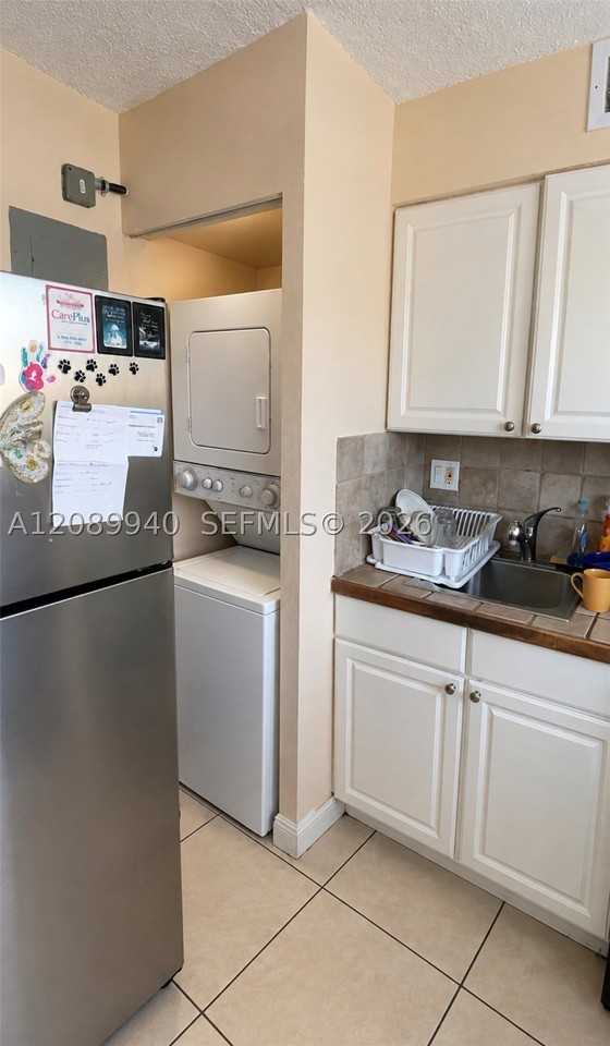 1780 Sw 6th St #5 - Photo 5 of 6