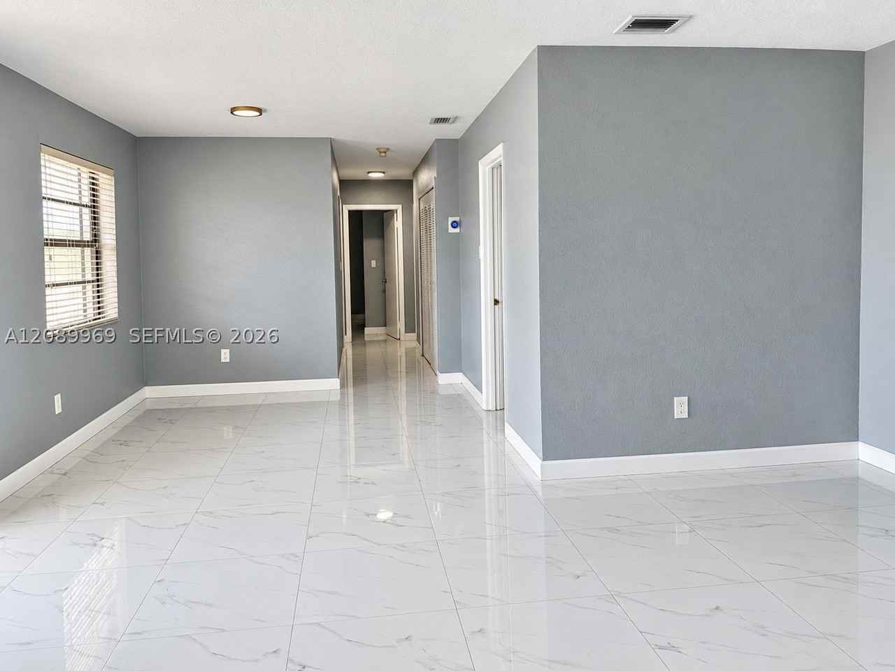 18310 Nw 85th Ave - Photo 2 of 13