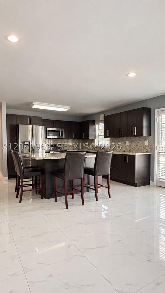 18310 Nw 85th Ave - Photo 5 of 13