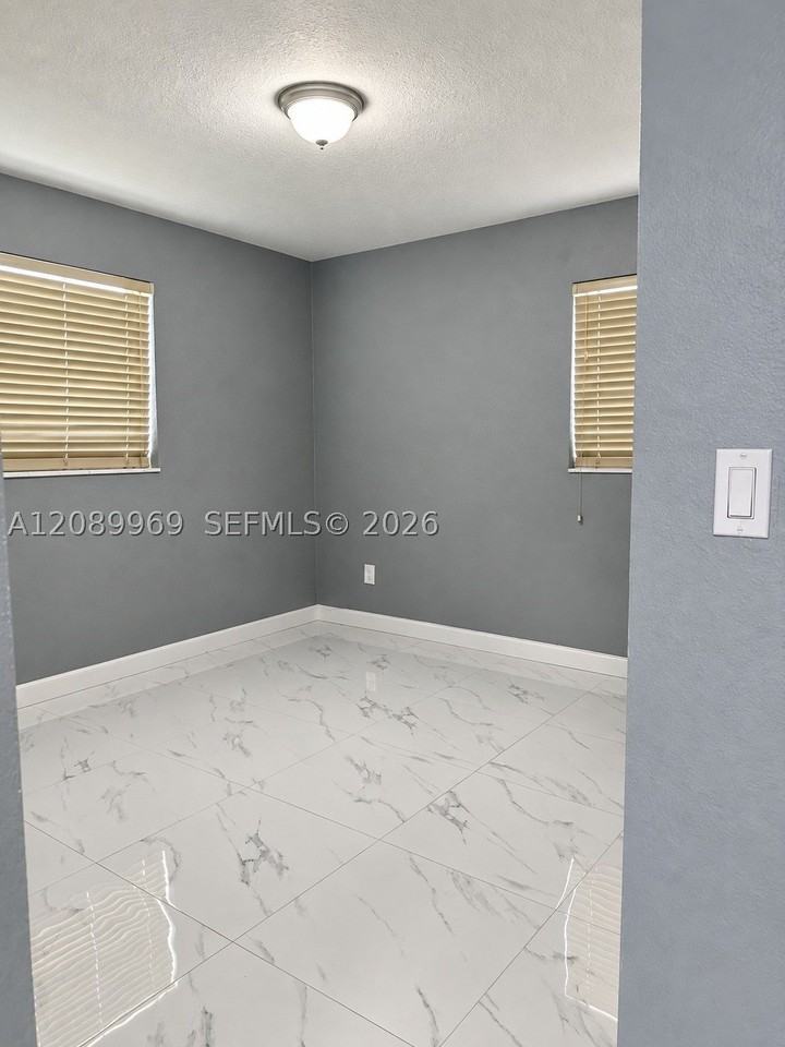 18310 Nw 85th Ave - Photo 6 of 13