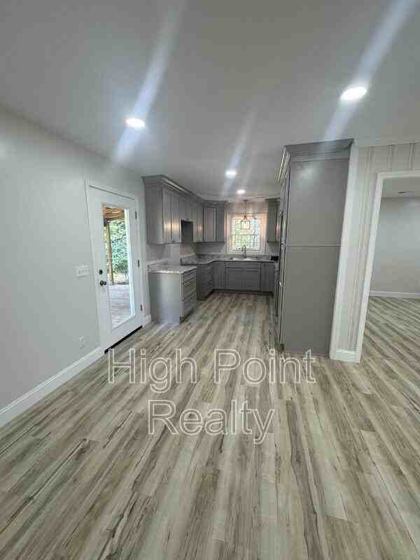 255 Bailey Chapel Rd - Photo 4 of 23