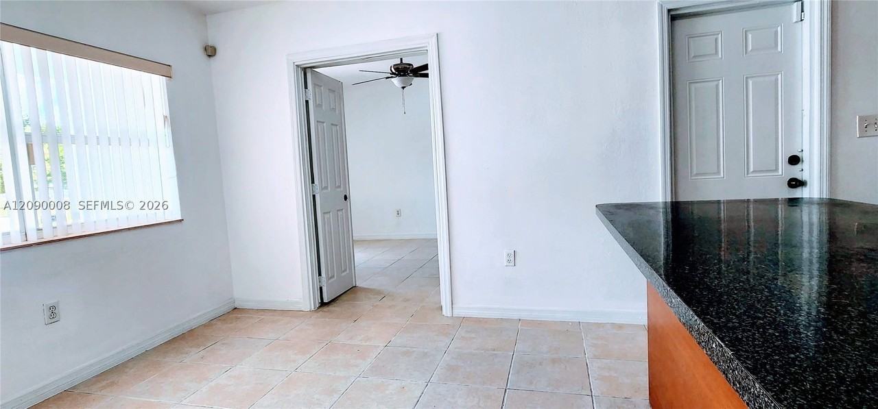 12040 Sw 216th St - Photo 5 of 28